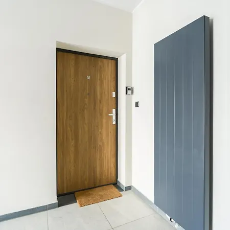 Family 62m - Sowia With Garage & Balcony By Renters Appartamento