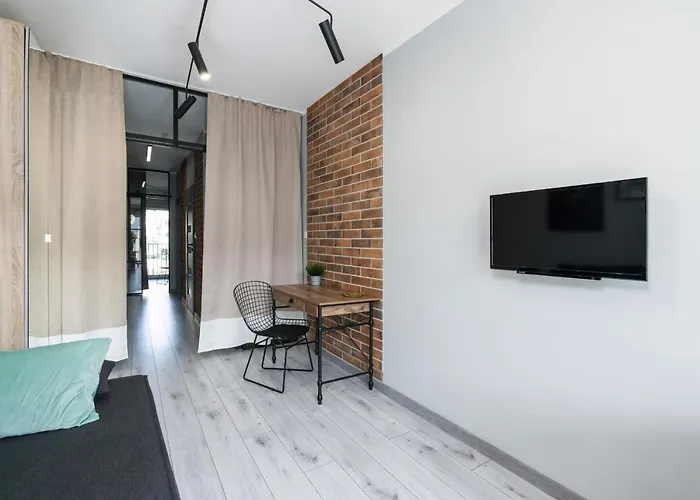 Family 62m - Sowia With Garage & Balcony By Renters 아파트 *