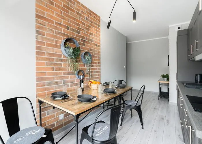 Family 62m - Sowia With Garage & Balcony By Renters 아파트 포즈난