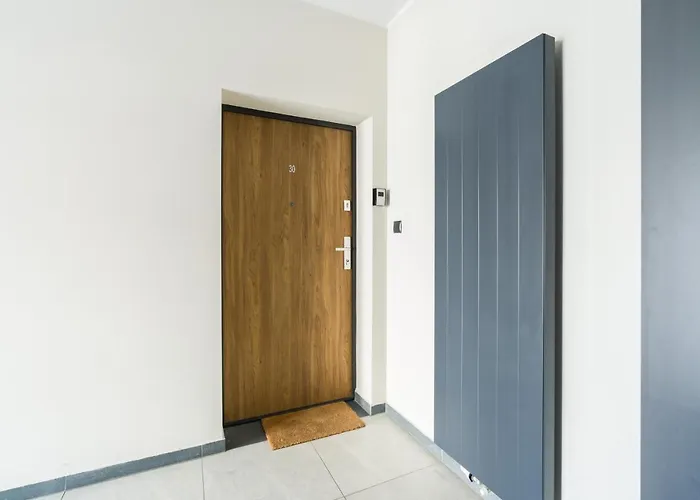 Family 62m - Sowia With Garage & Balcony By Renters 아파트