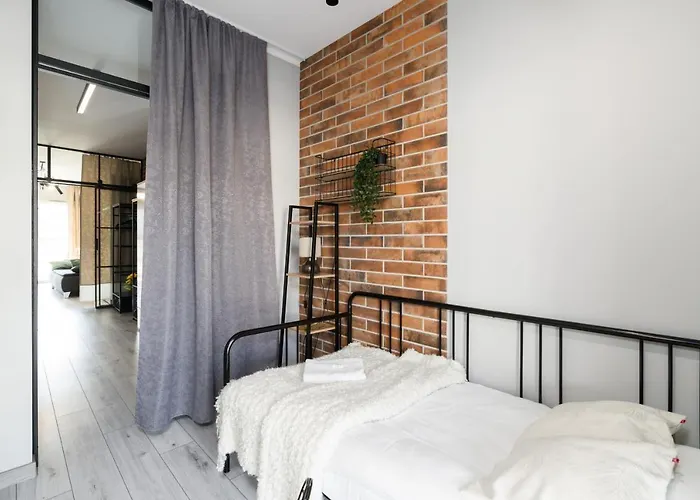 Family 62m - Sowia With Garage & Balcony By Renters Апартаменти Познань