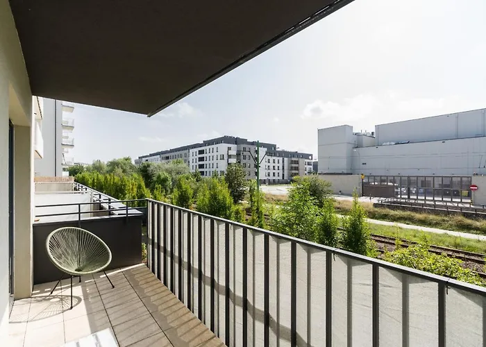 Family 62m - Sowia With Garage & Balcony By Renters Poznaň